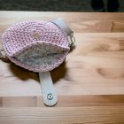 Horgolt női háromszög alakú válltáska - Púder rózsaszín